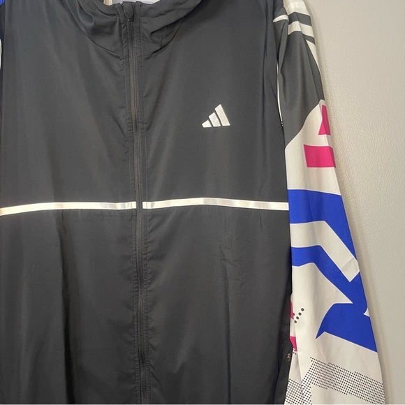 Adidas Black Jacket XL OWN THE RUN SEASONAL JACKET
BLACK - Picture 7 of 12